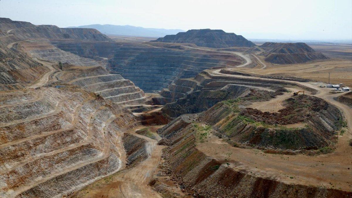 Eskişehir’de keşfedilen altın kaynağından çıkartılmaya başladı