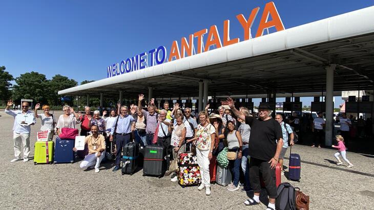 Antalya’ya sonbaharın ilk kafilesi, İsveç’ten geldi
