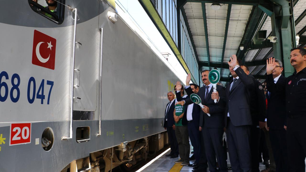 “İyilik Treni”, selin vurduğu Pakistan’a yola çıktı