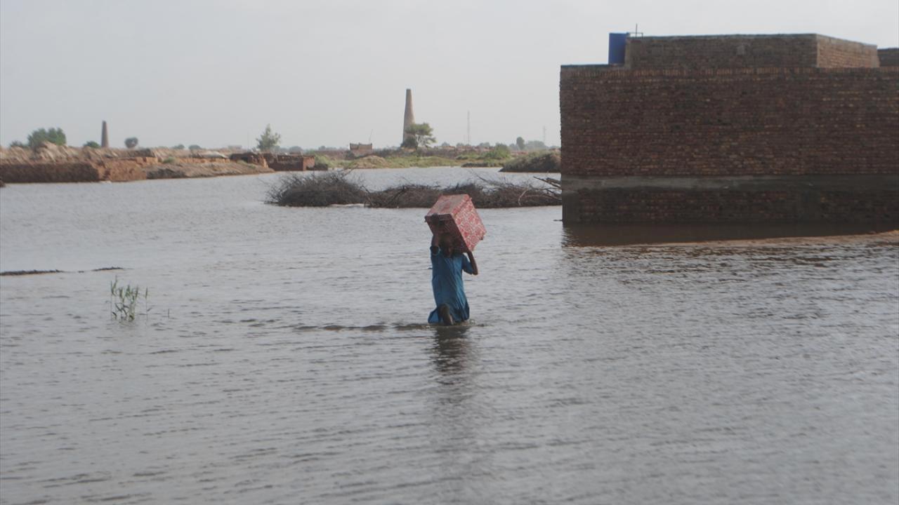 Pakistan’da muson yağmurları nedeniyle ölenlerin sayısı 1162’ye yükseldi
