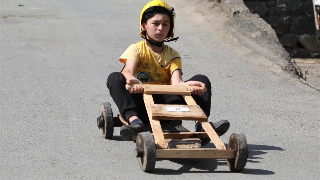 Tahta arabalar “Laz Ralli”de yarıştı