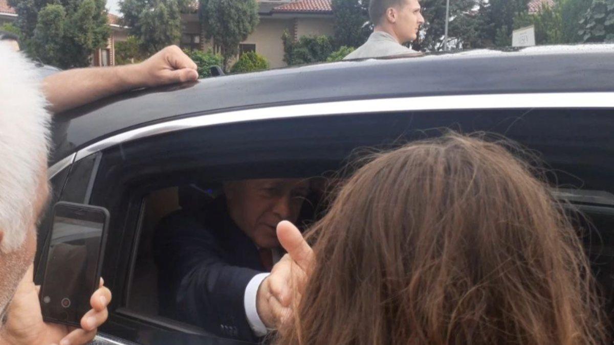 Cumhurbaşkanı Erdoğan ‘Tayyip dede’ diye seslenen çocuklara ikramlar verdi