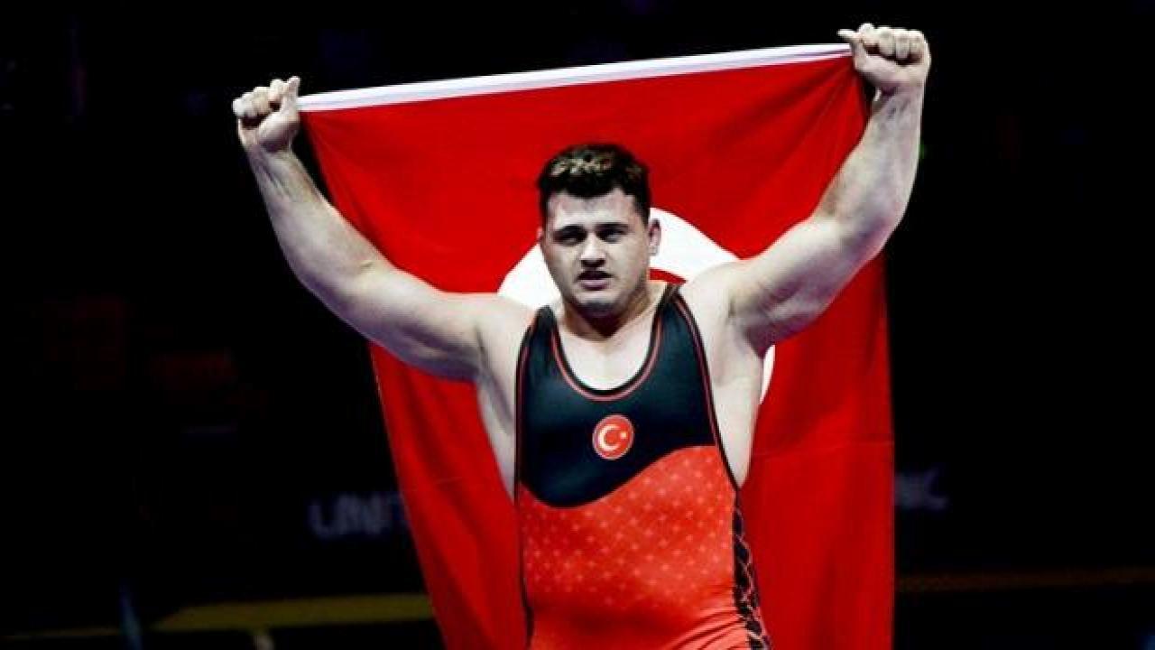Rıza Kayaalp’ten Güreş Milli Takımı’na destek çağrısı!