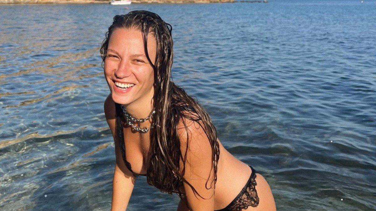 Serenay Sarıkaya dantelli bikinisiyle yürek hoplattı! ‘Sen gerçek misin’