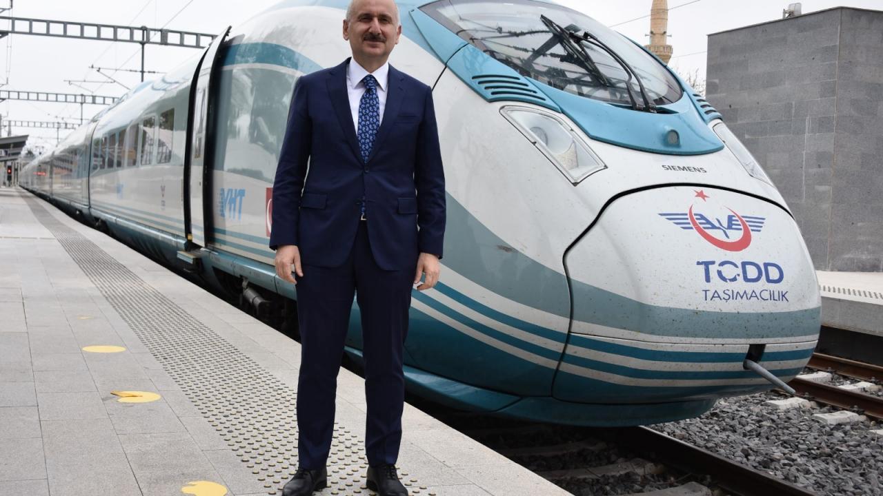 Bakan Karaismailoğlu: Hızlı tren seferlerini 44’ten 56’ya çıkarıyoruz