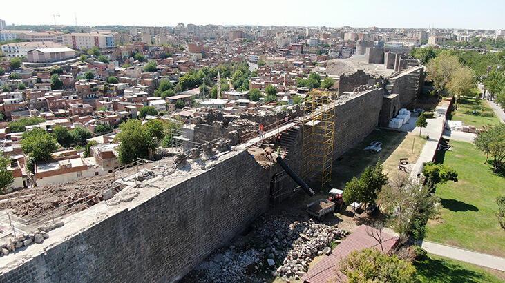 Diyarbakır surlarının 2 bin metrelik bölümü ve 17 burcu restore edildi