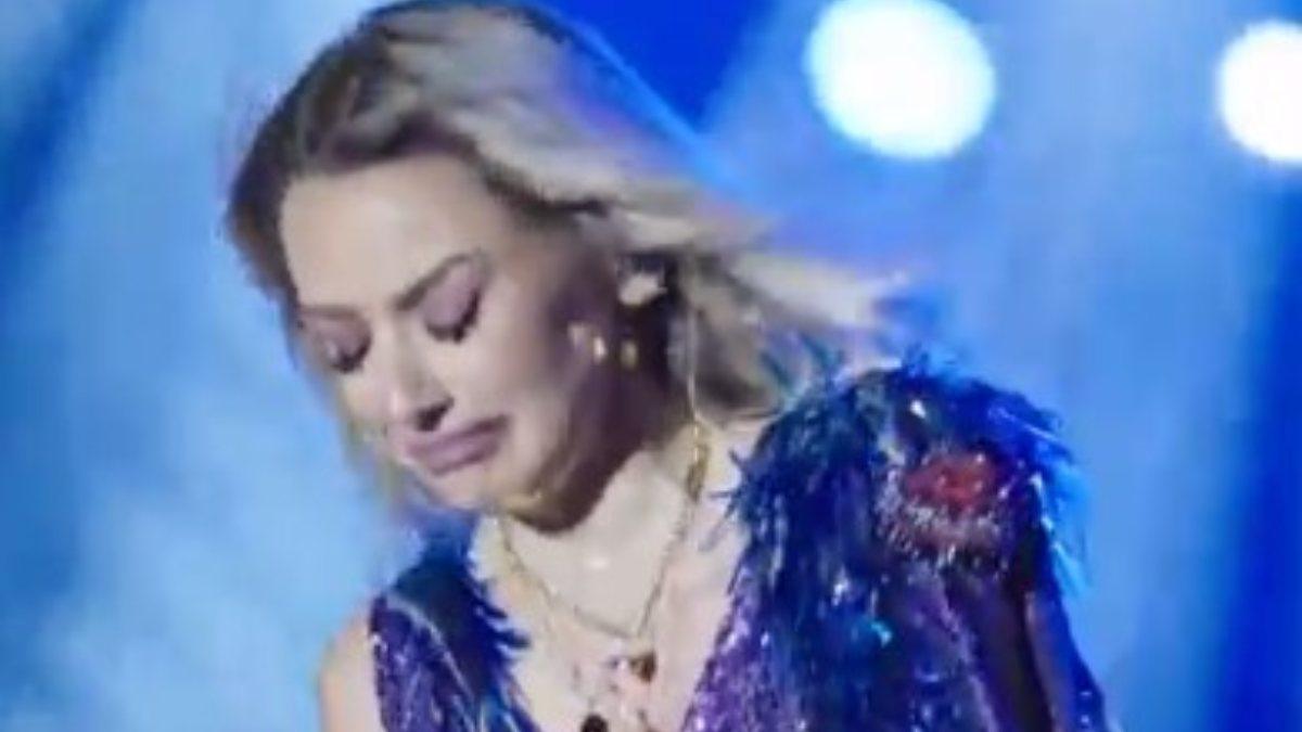 Hadise, sahnede ağladı