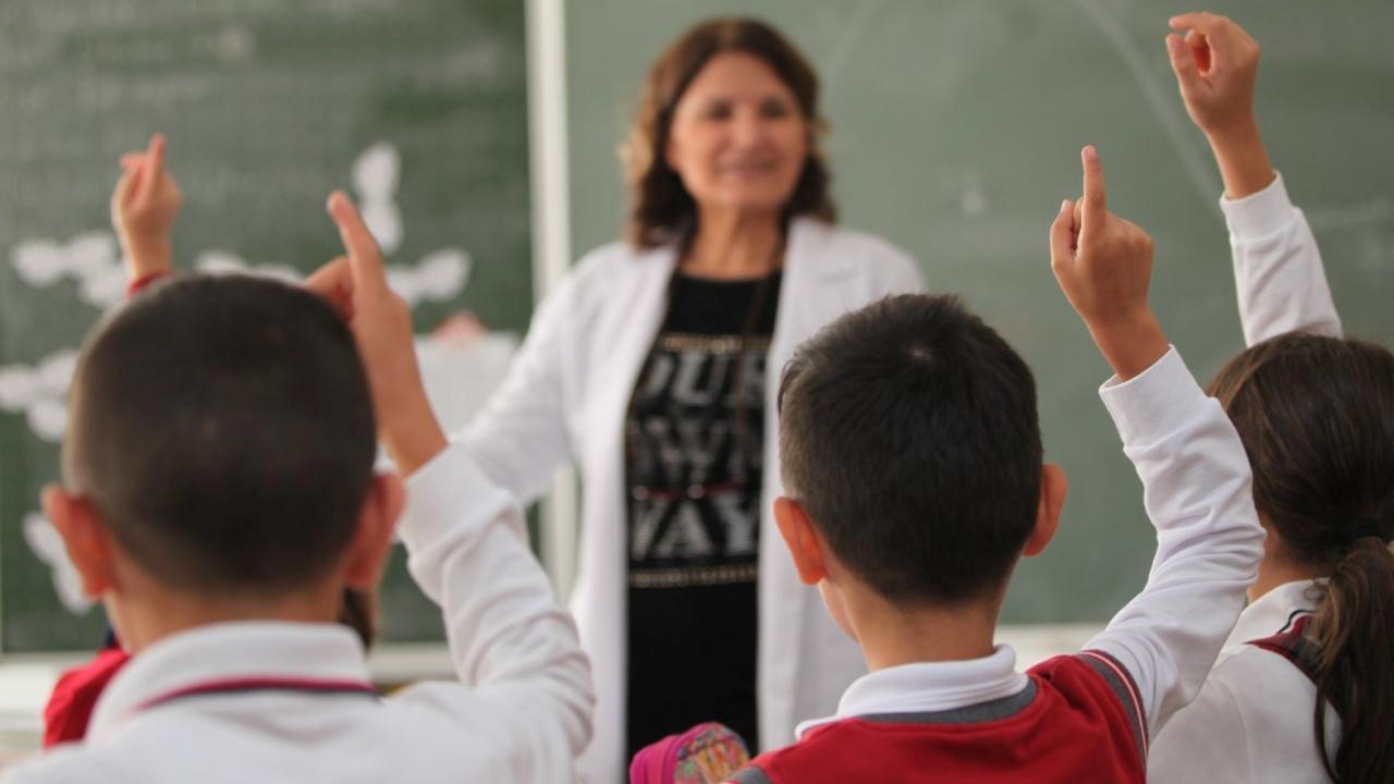 Son Dakika: Uzman öğretmen eğitimlerine ek süre verildi