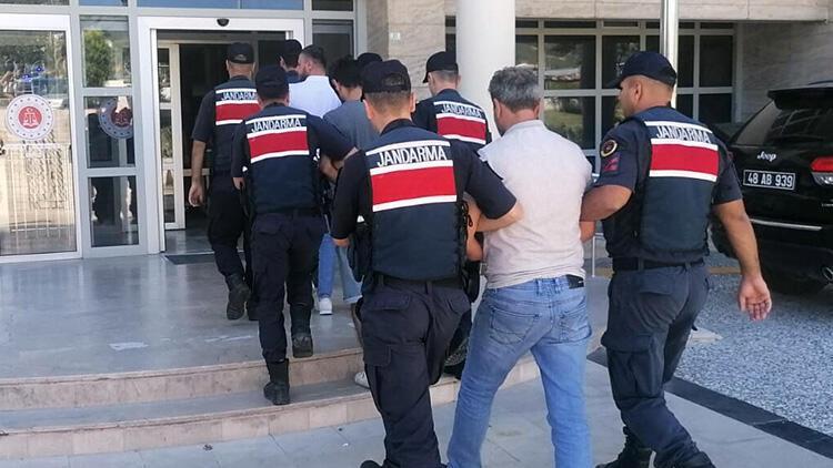 Dikkat çekmemek için kiraladıkları lüks araçla hırsızlık yaptılar