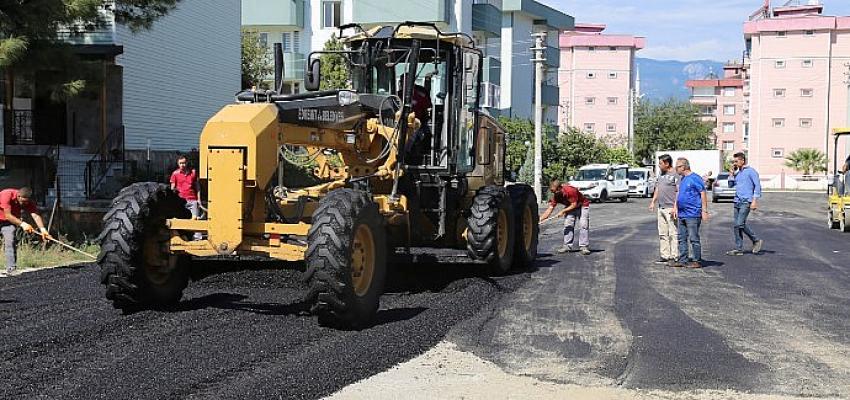 Edremit’te asfaltlama tam hız devam ediyor