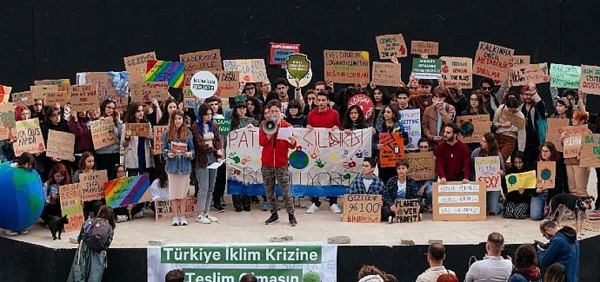 Karbon Nötr ve Yaşanabilir Bir Türkiye İçin Gençler Sokakta