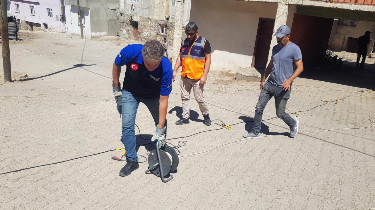 Siirt’te AFAD, yer altından ses geldiği belirtilen 2 köyde araştırma başlattı