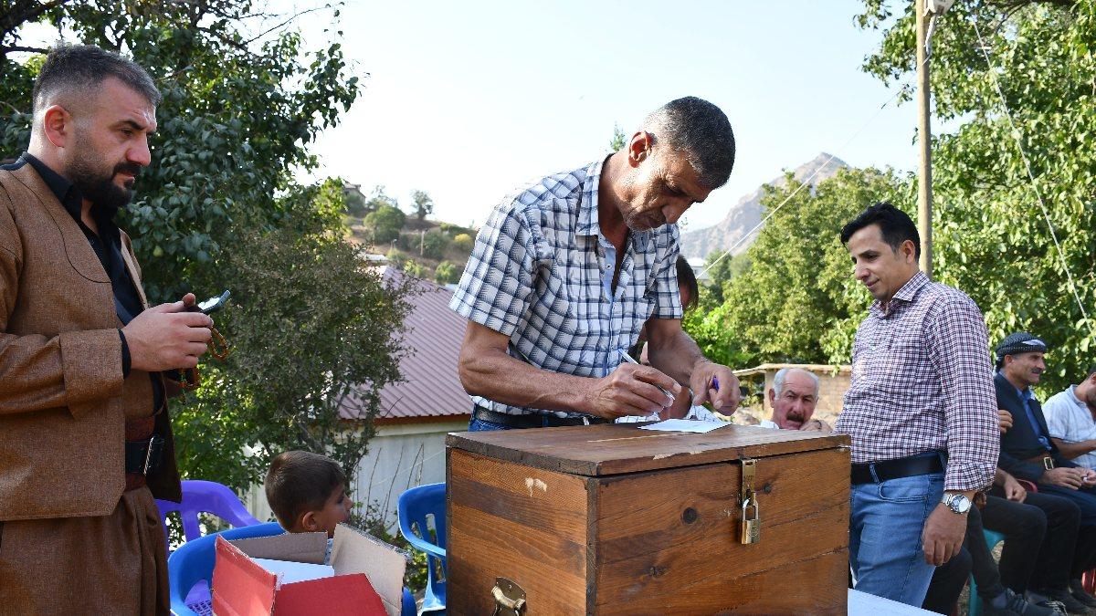 Şırnak’ta düğünde seçim üzere takı merasimi: Oy kullanır üzere zarf attılar