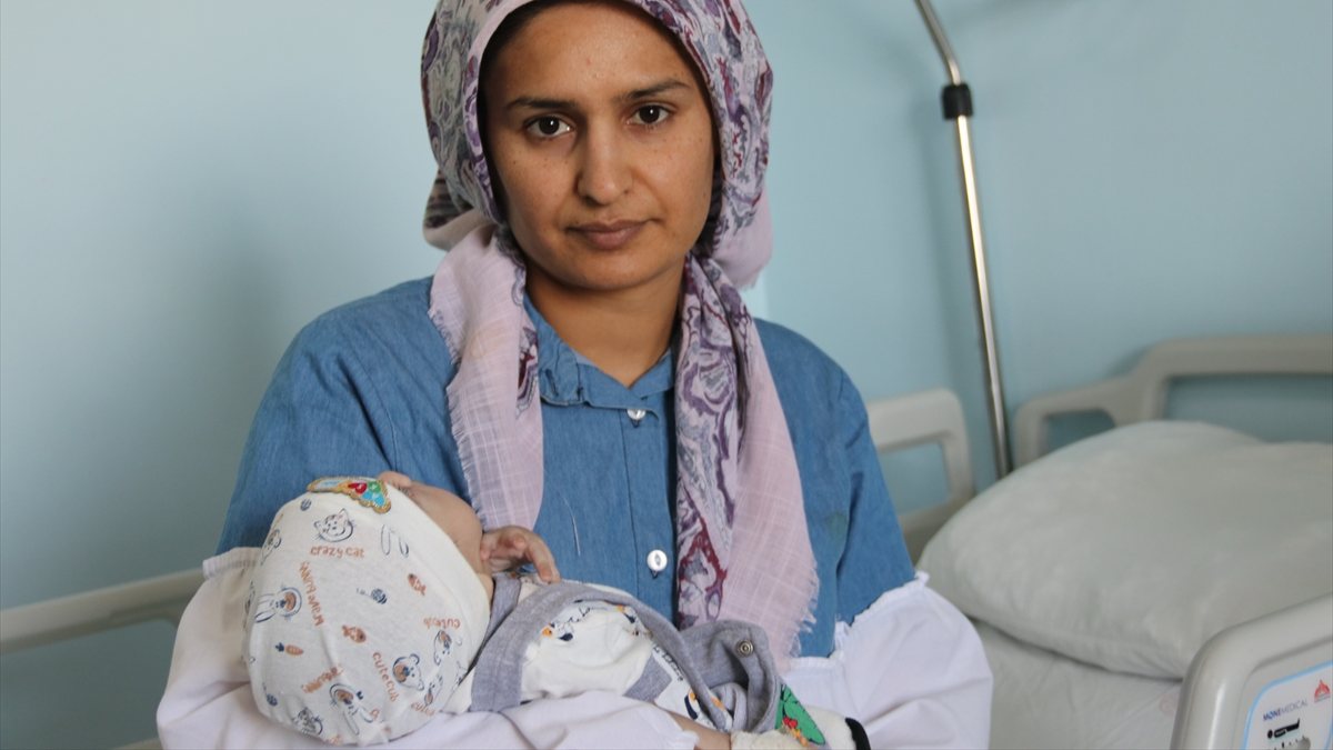 Diyarbakır’da yeni doğan bebek, takılan kalp pili ile yaşama tutundu