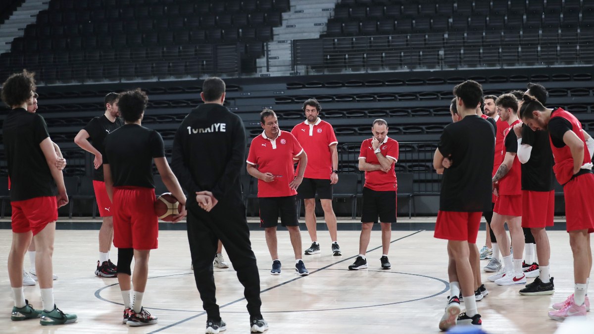 A Milli Erkek Basketbol Takımı’nda 4 oyuncu kadrodan çıktı