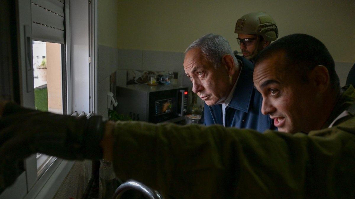 Binyamin Netanyahu, Filistinlinin evine düzenlenen baskına katıldı
