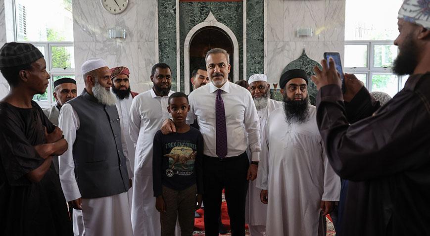 Dışişleri Bakanı Hakan Fidan’dan Güney Afrika’da cami ziyareti