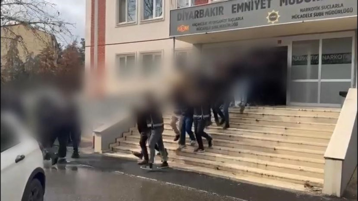 Diyarbakır’da organize suç örgütüne baskın: 21 gözaltı