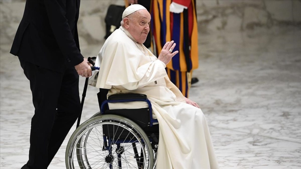 Doktorları Papa Franciscus’un sağlık durumu hakkında konuştu