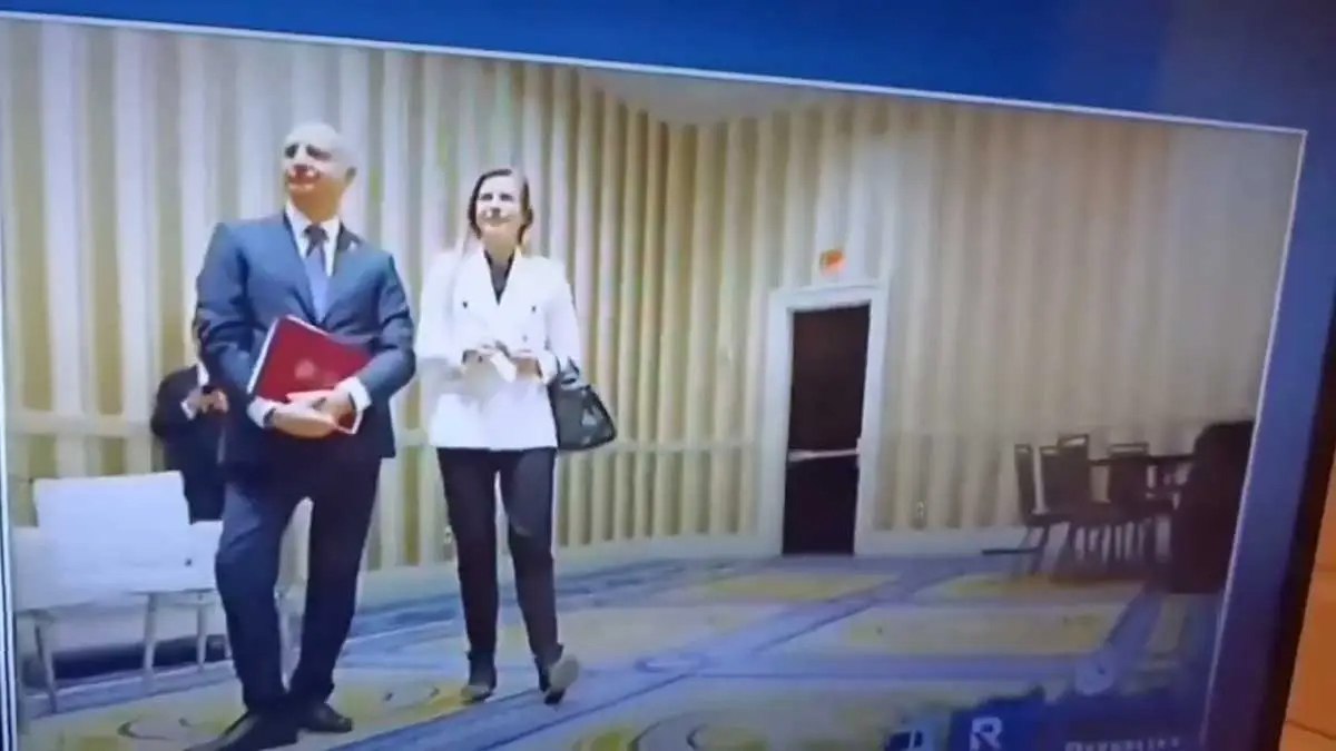 ABD Başkanı Donald Trump, Polonya Cumhurbaşkanı Andrzej Duda’yı 1,5 saat kapıda bekletti