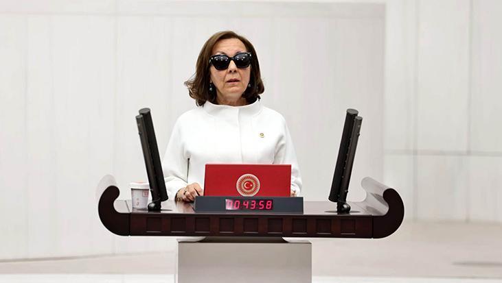 AK Parti’ye katılan Serap Yazıcı Özbudun’dan Özgür Özel’e yanıt
