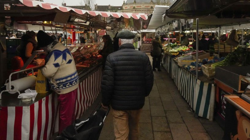 Euro Bölgesi’nde yıllık enflasyon Şubat’ta geriledi