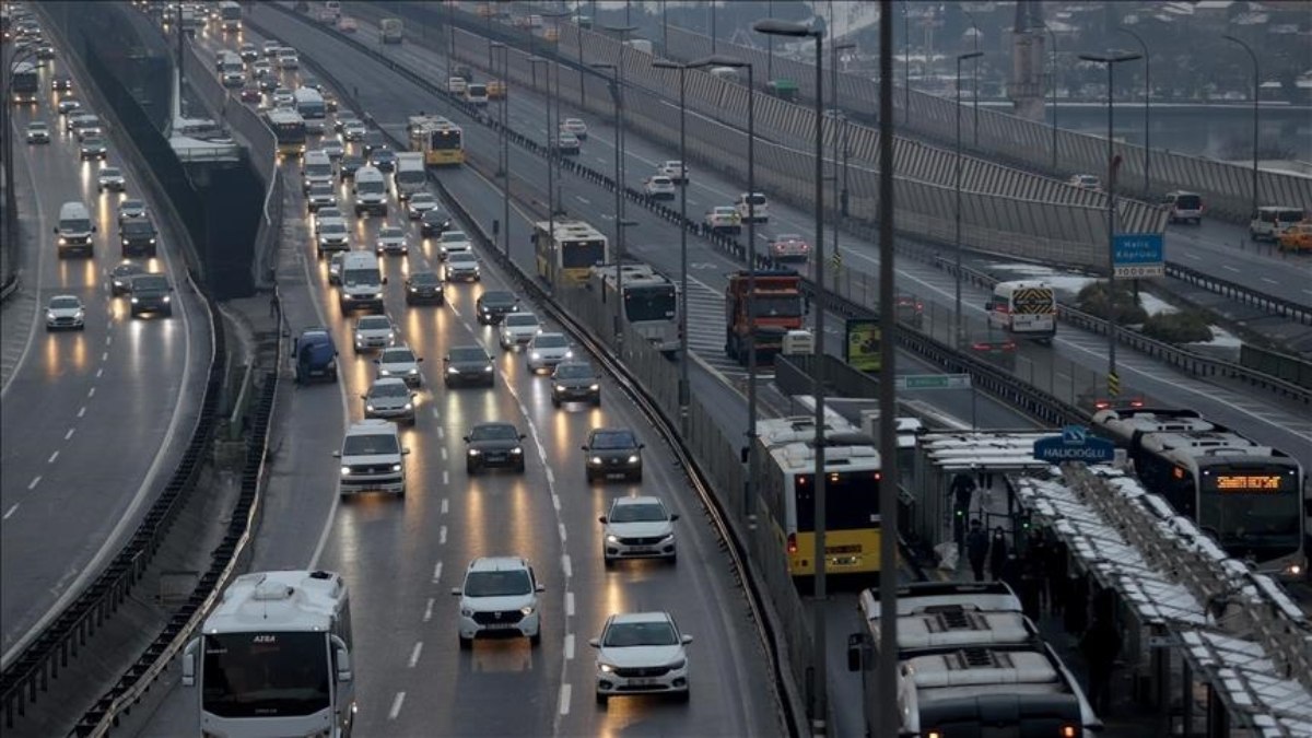 İstanbul’da haftanın ikinci iş gününde trafik yoğunluğu
