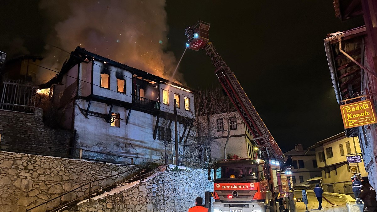 Karabük’te 150 yıllık konak alevlere teslim oldu