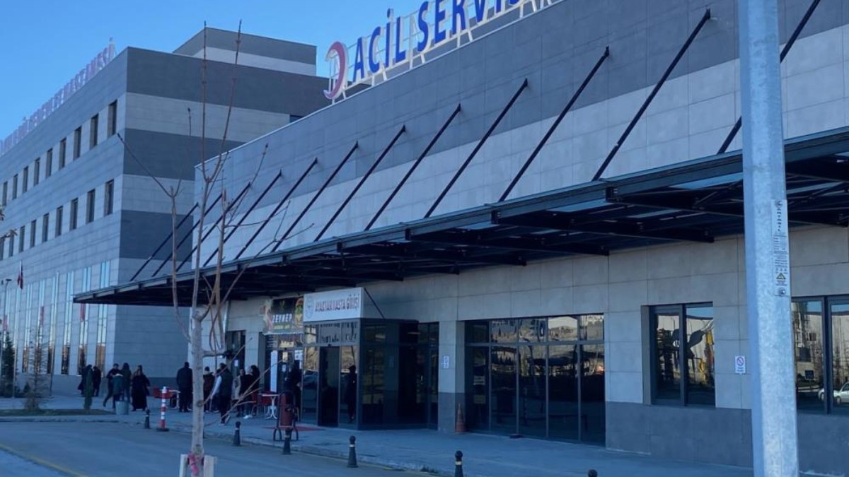 Konya’da ikinci kattan düşen 63 yaşındaki kadın ağır yaralandı