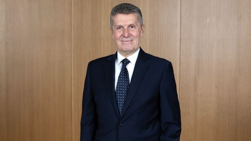 Sabancı’da bayrak değişimi