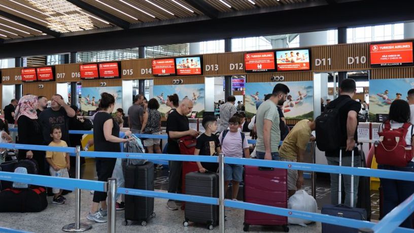 Yurt dışı çıkışında zorunlu beyanda parasal sınır yükseltildi