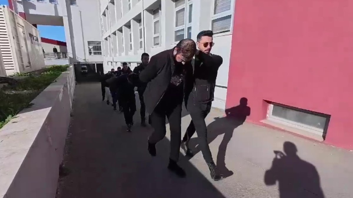 Adana’da günlük 2 milyon TL para kazanan bahis şebekesi çökertildi