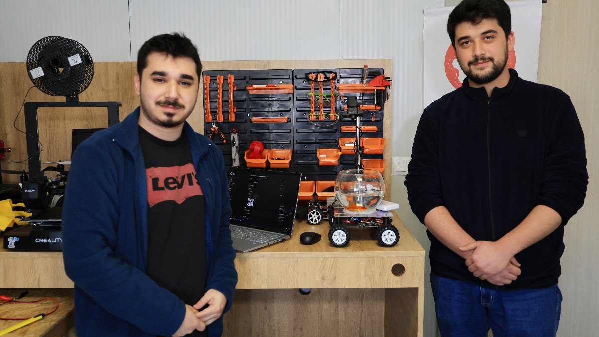 Adana’da öğrenciler yapay zeka ile balığa araba sürdürdü