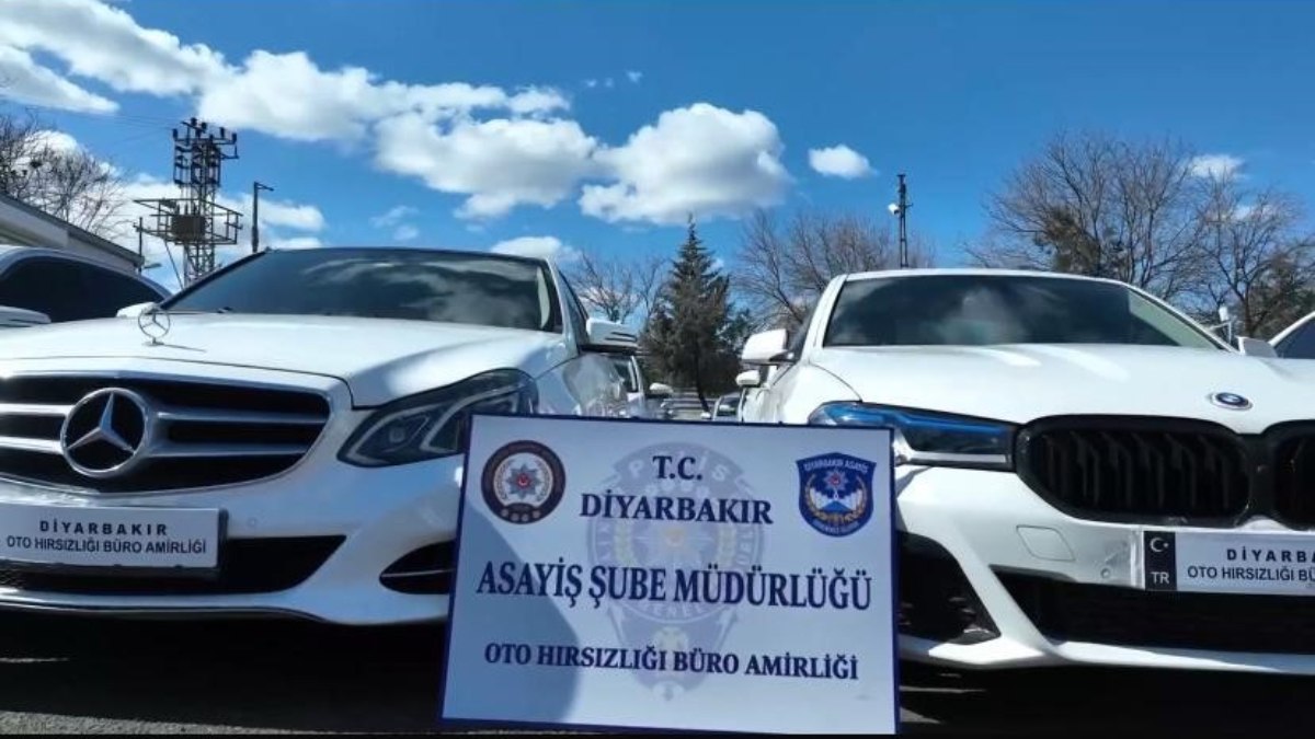 Diyarbakır merkezli 4 ile ‘change’ araç operasyonu