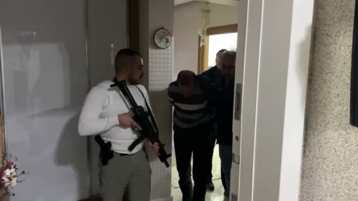 FETÖ’den 12 yıl 6 ay hapis cezasıyla aranan firari astsubay Bursa’da yakalandı