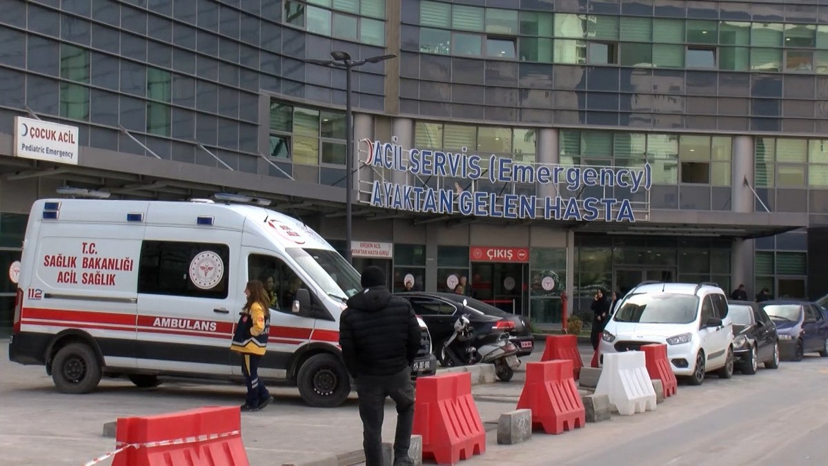 İstanbul’da yaşayan oyuncu Naşit Özcan beyin kanaması geçirdi