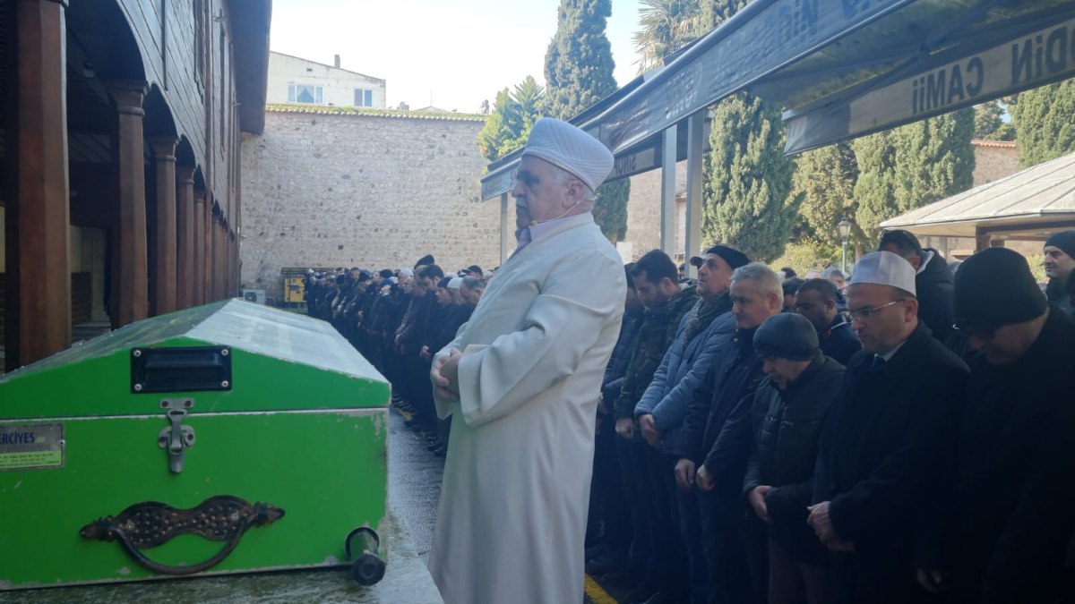 Sinop’ta babasını kaybeden imamın acı görevi